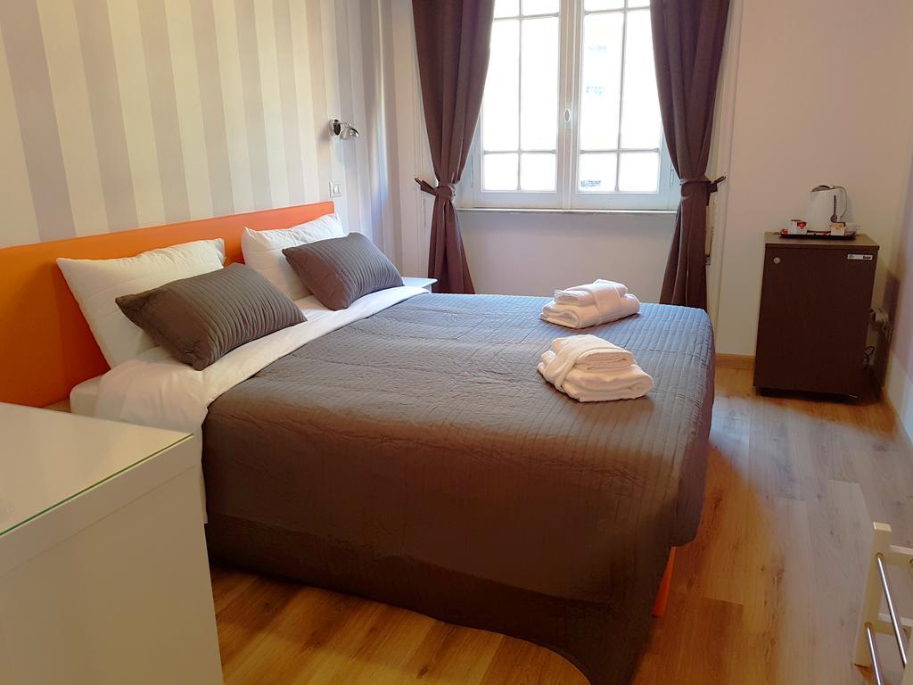 Rhome 20 Guest house