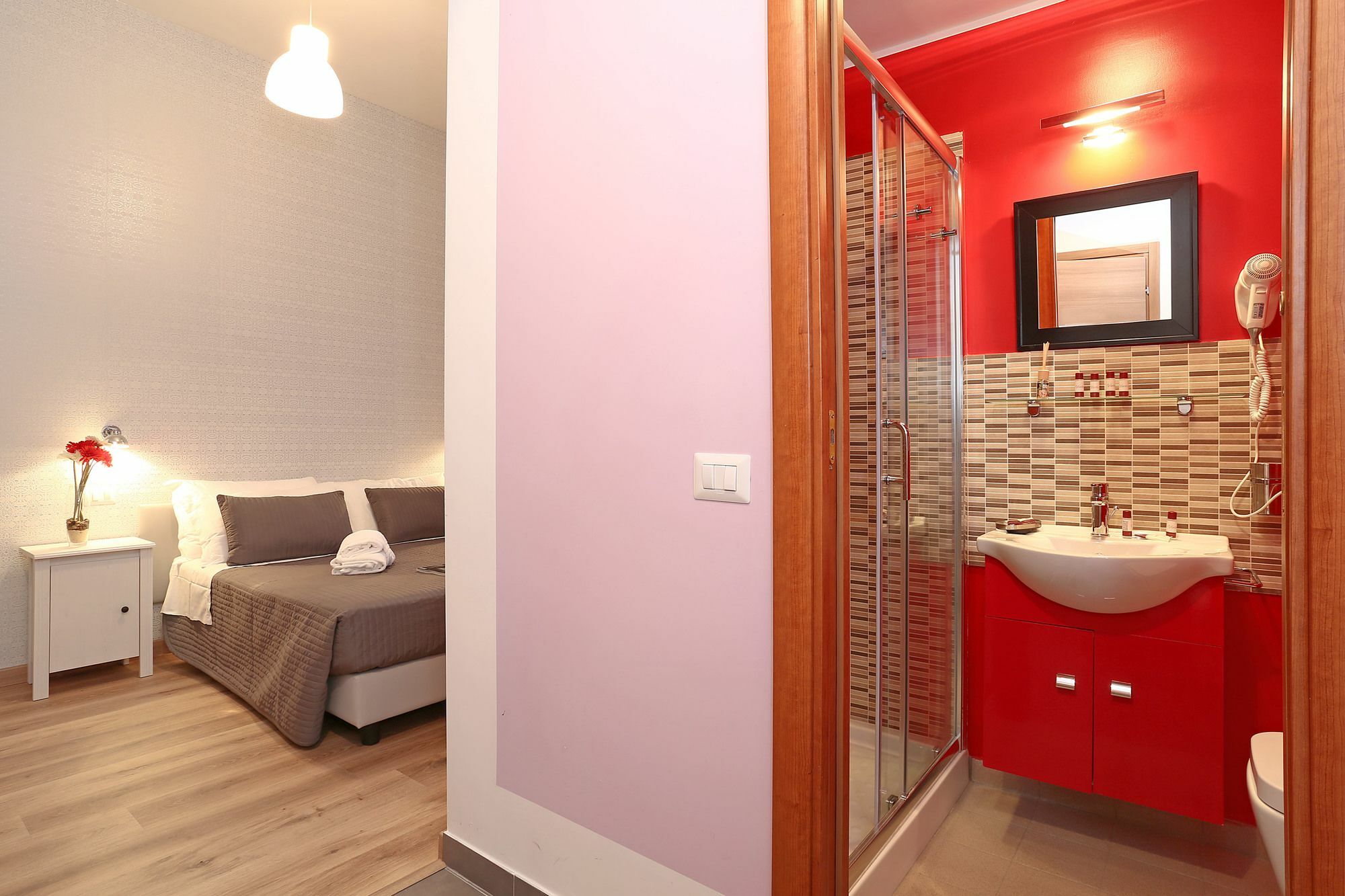 Rhome 20 Guest house