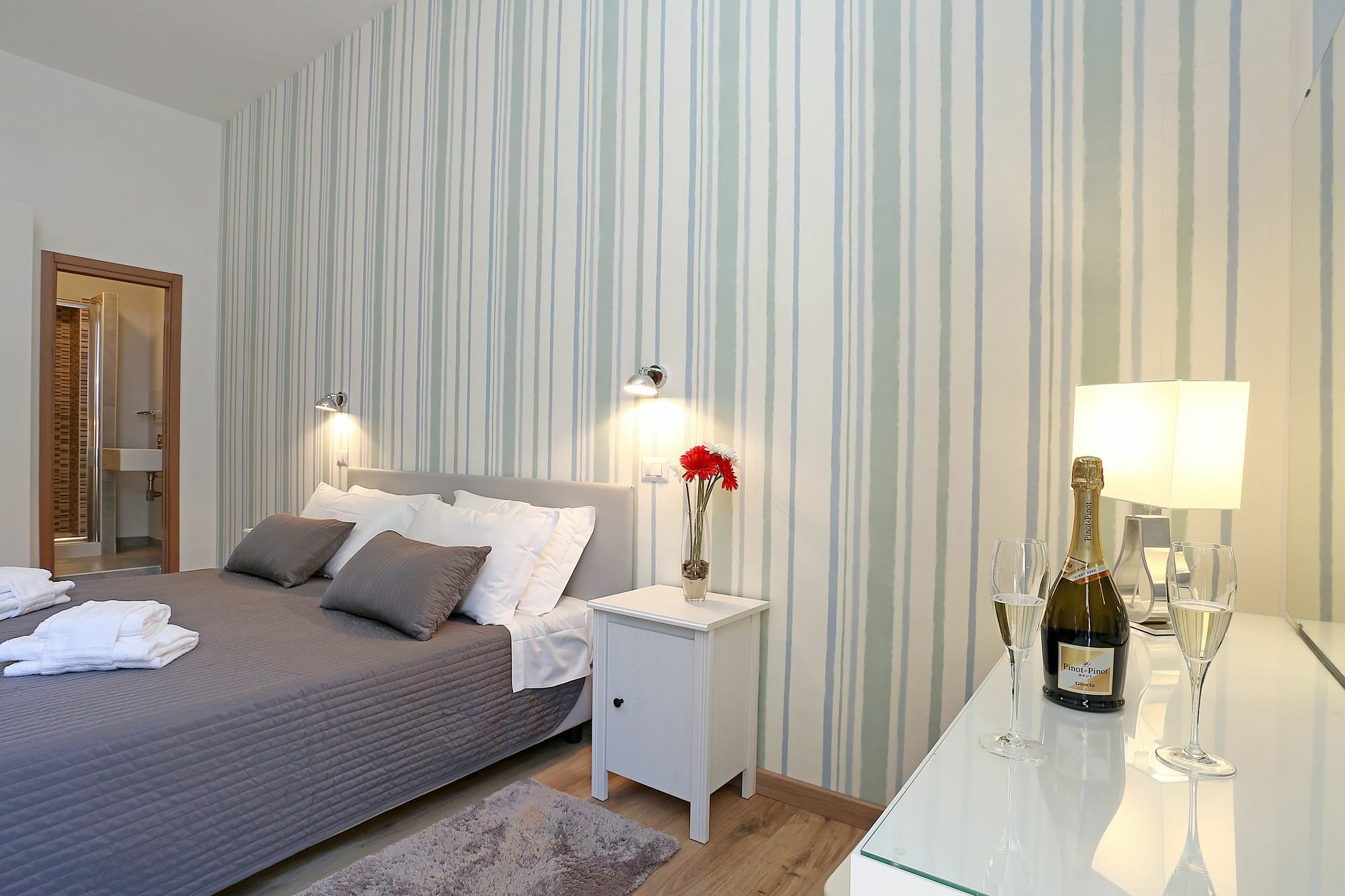 Rhome 20 Guest house